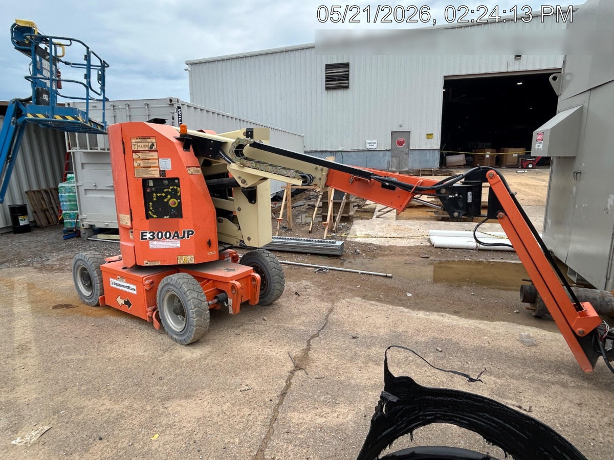 2019 JLG E300AJP