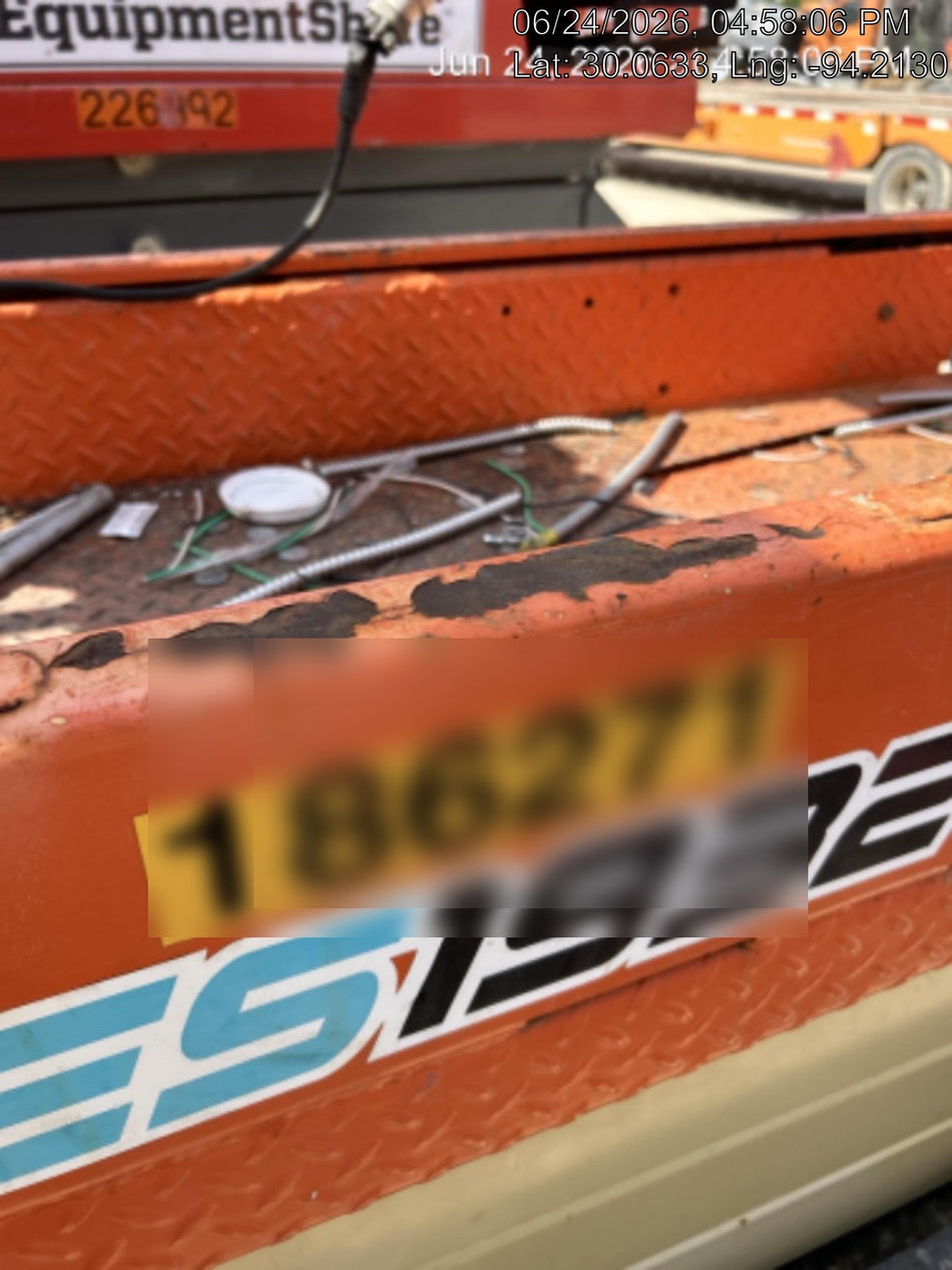 2021 JLG ES1932