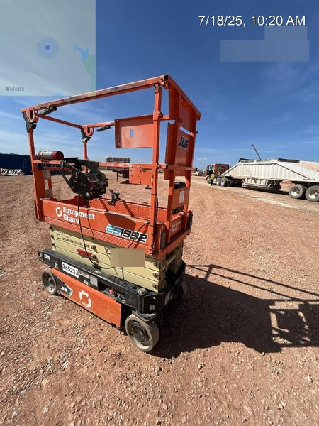 2022 JLG ES1932