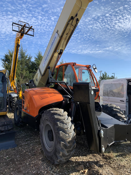 2021 JLG 1075
