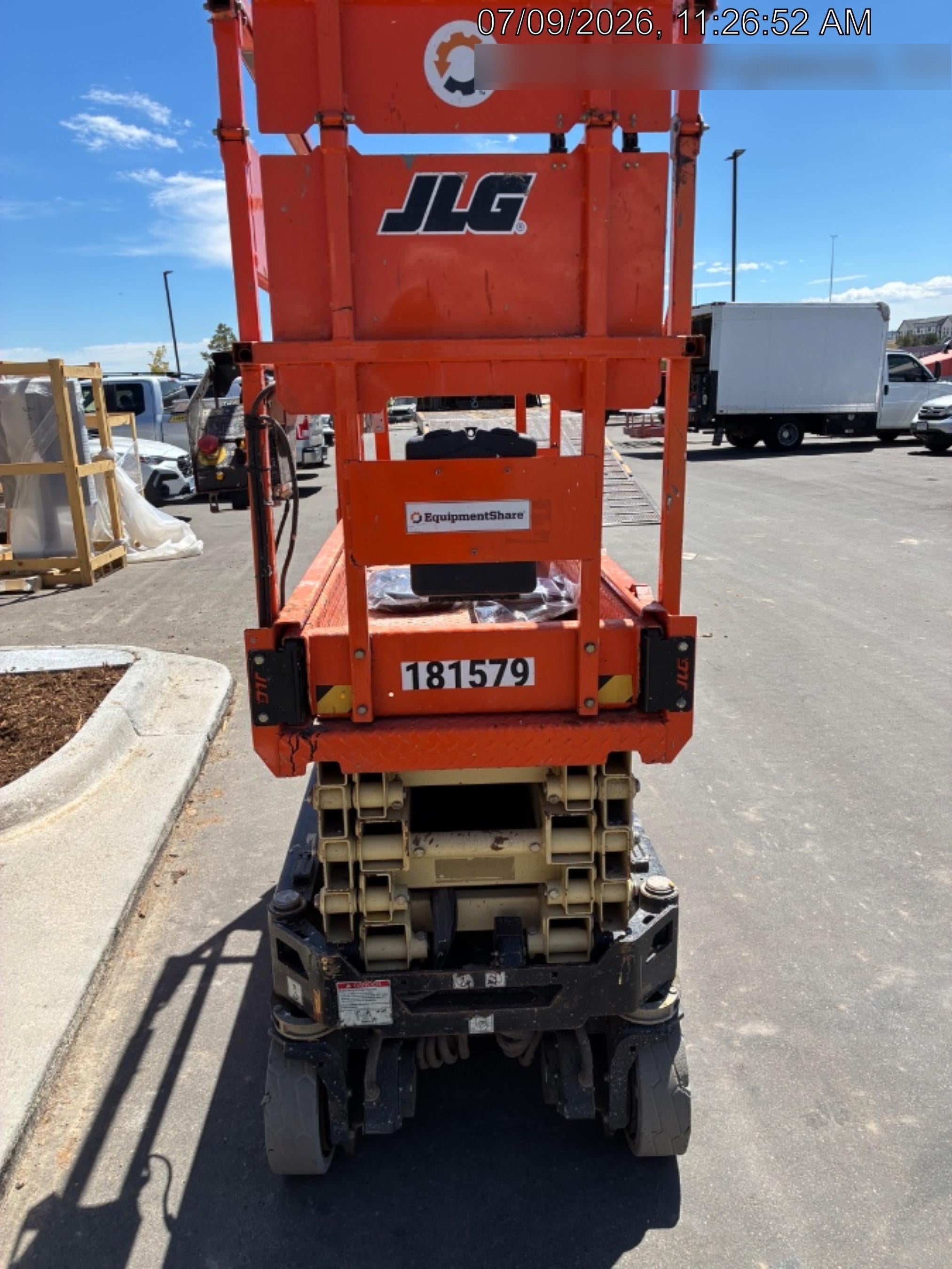 2021 JLG ES1932