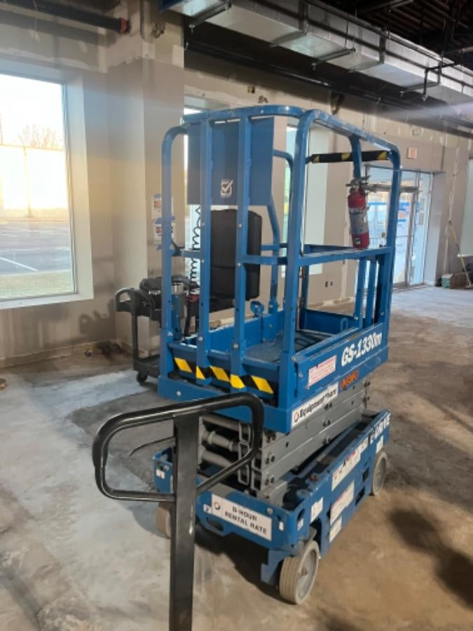 2021 GENIE GS-1330m