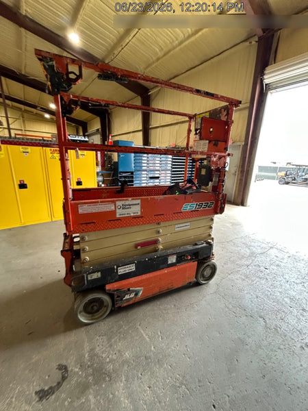 2021 JLG ES1932