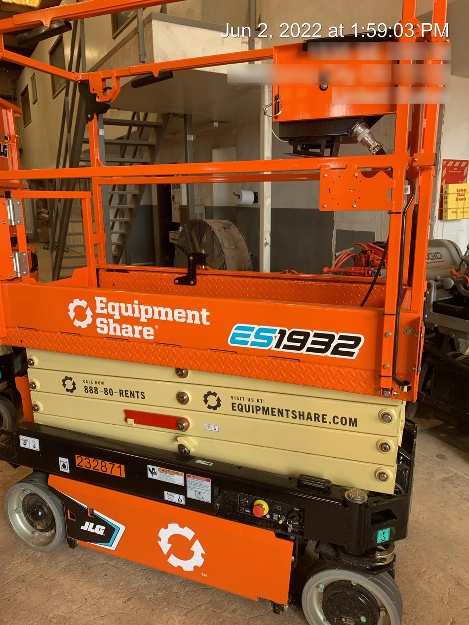 2022 JLG ES1932