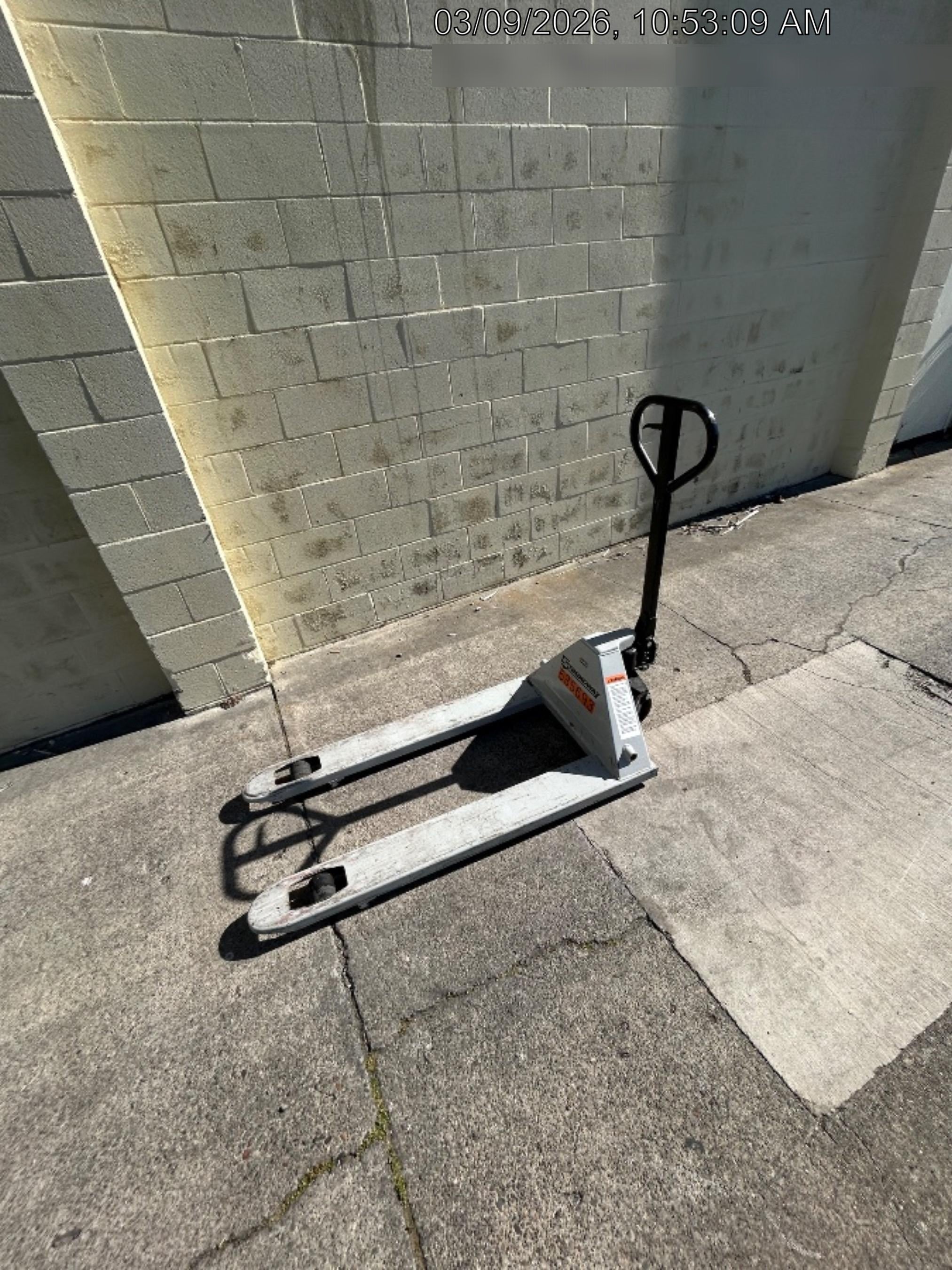 2024 NORTHERN TOOL 4,400 Lb Pallet Jack