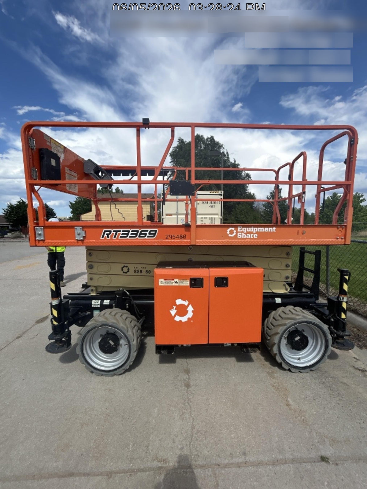 2023 JLG RT3369