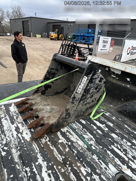 2025 TAKEUCHI 24" Bucket Takeuchi