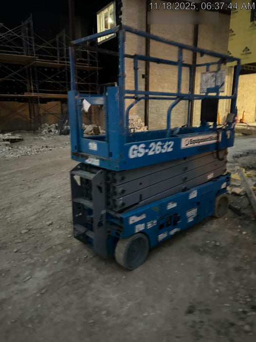 2019 Genie GS-2632 Folding rails with half height swing gate