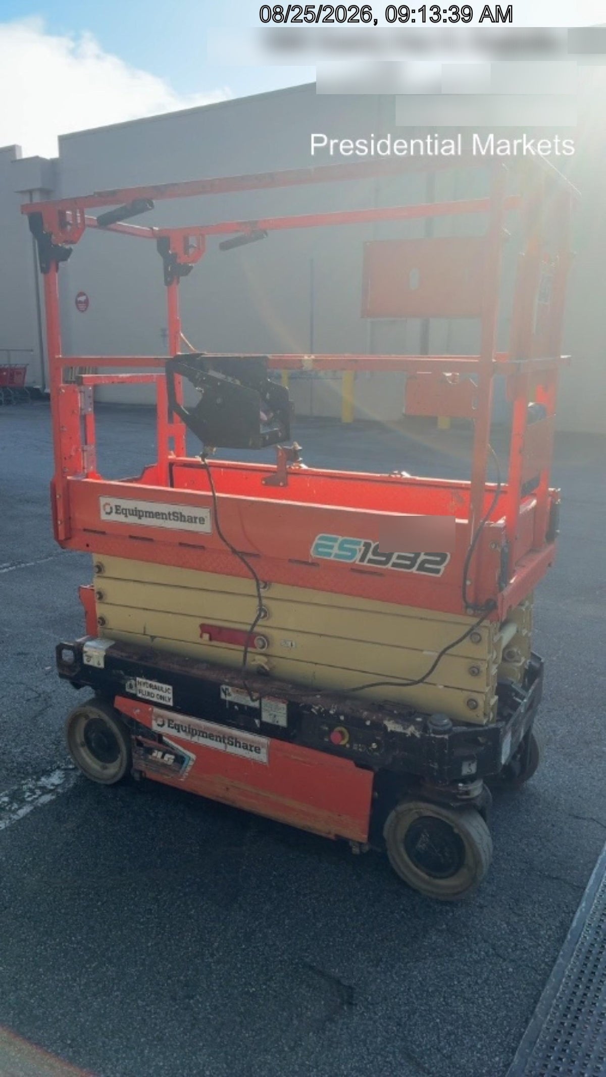2022 JLG ES1932