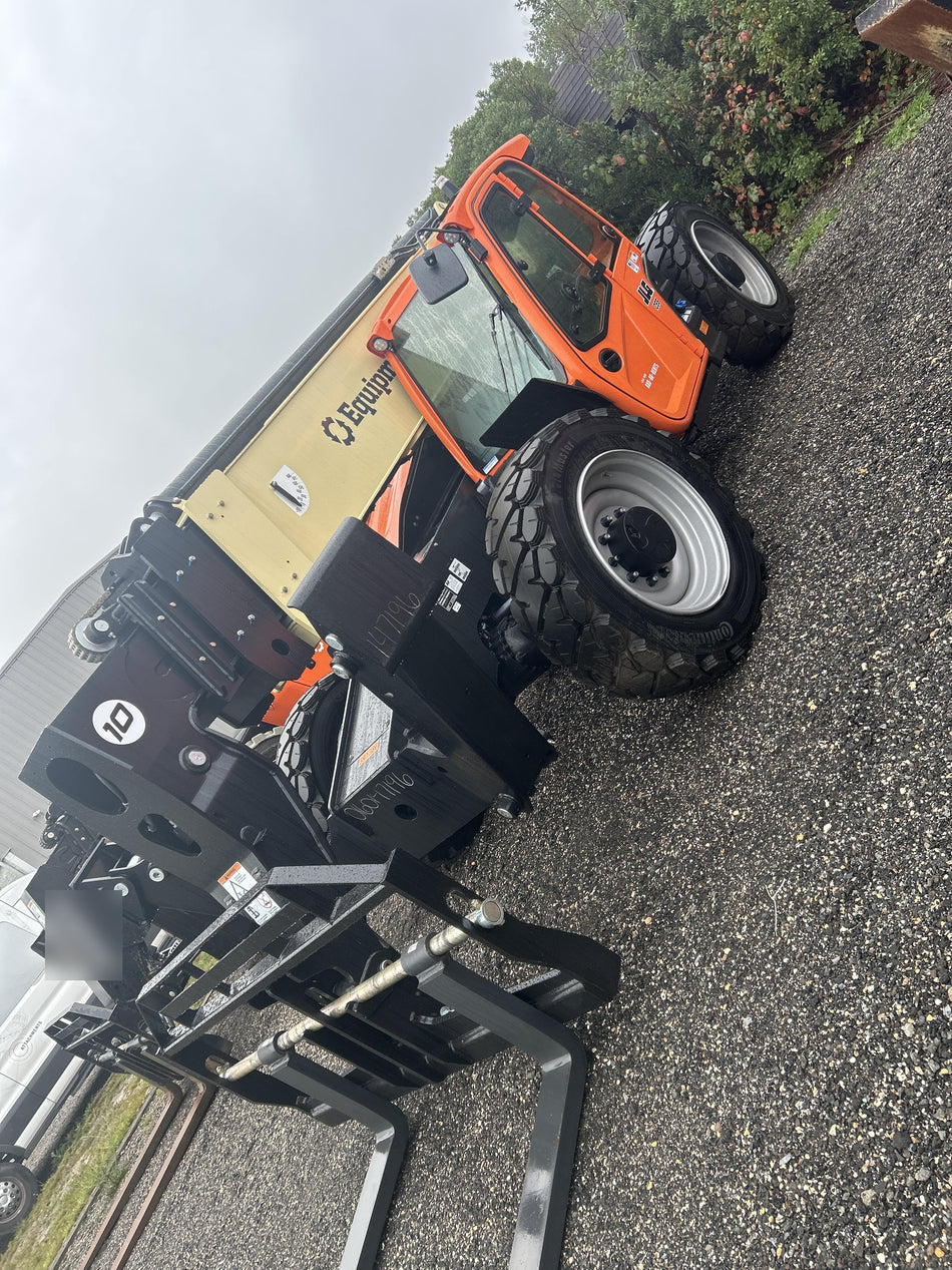 2025 JLG 1055 Premium