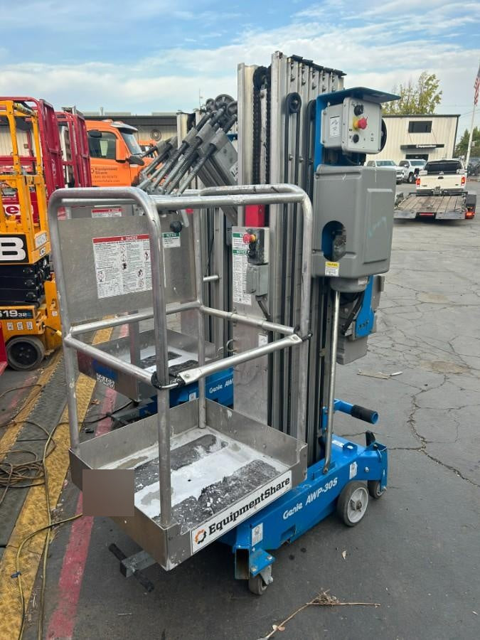 2019 GENIE AWP-30S
