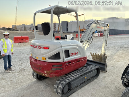 2025 TAKEUCHI TB235-2R