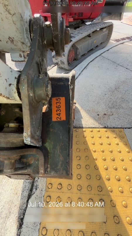 2022 TAKEUCHI TB235-2R