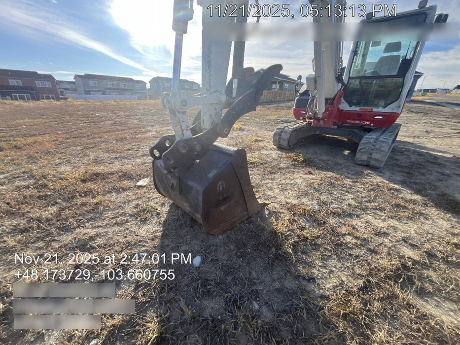 2025 TAKEUCHI 36" Bucket - Takeuchi