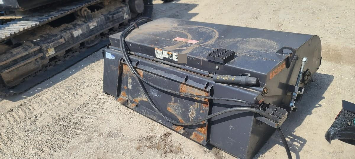 2021 PALADIN Sweepster SB72