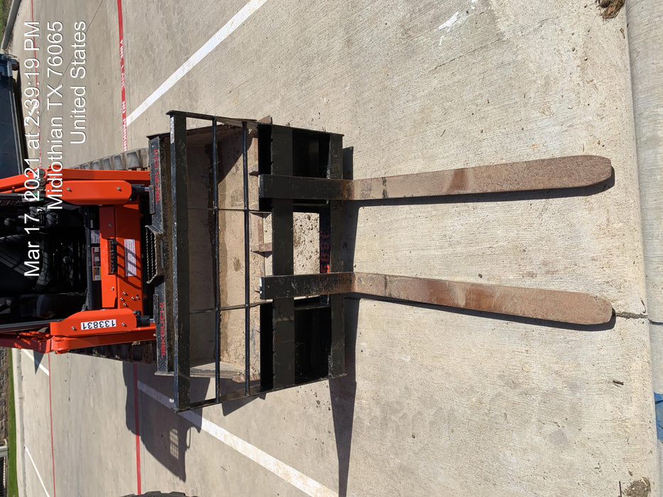 2020 ARROW MATERIAL HANDLING 60" Pallet Forks - Arrow