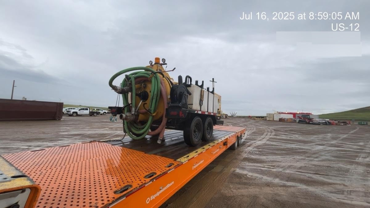 2022 Vac-Tron LP573XDT T4 Koehler Diesel Engine, 500 Gallon Debris Tank, x2 100 Gallon Water Tanks