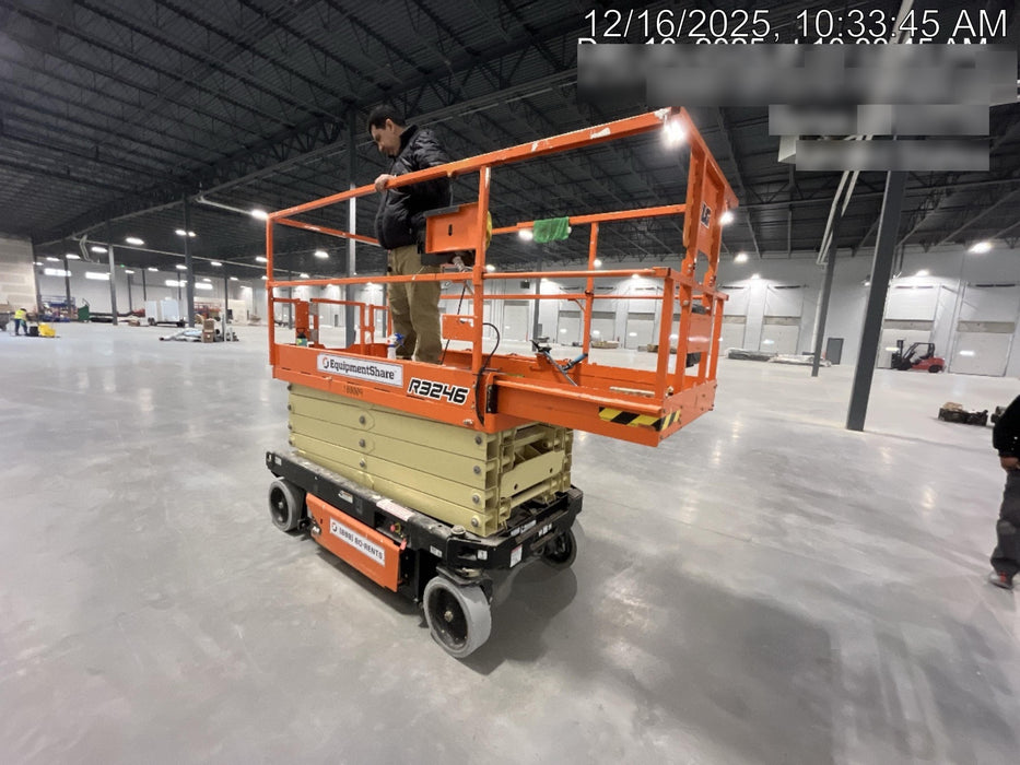 2021 JLG R3246