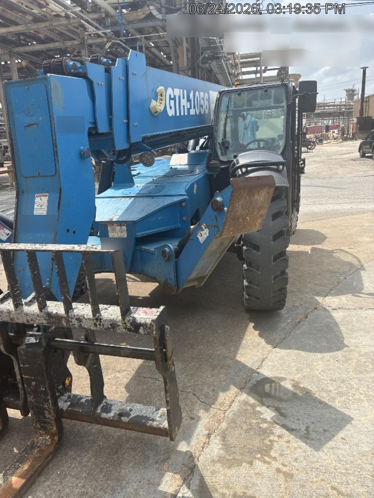 2019 Genie GTH-1056 Cab/Heat/AC, Solid RT Tires, LED Work Lights, Beacon 60" QA Carriage, 60" Forks