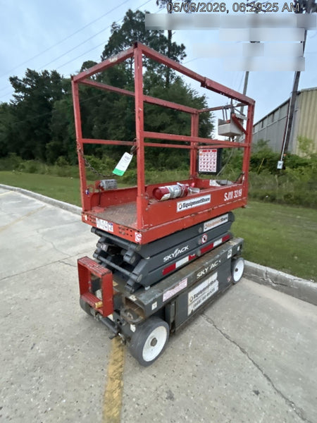 2018 Skyjack SJIII-3219 Skyjack SJIII3219 Scissor Lift w/Trojan Batteries