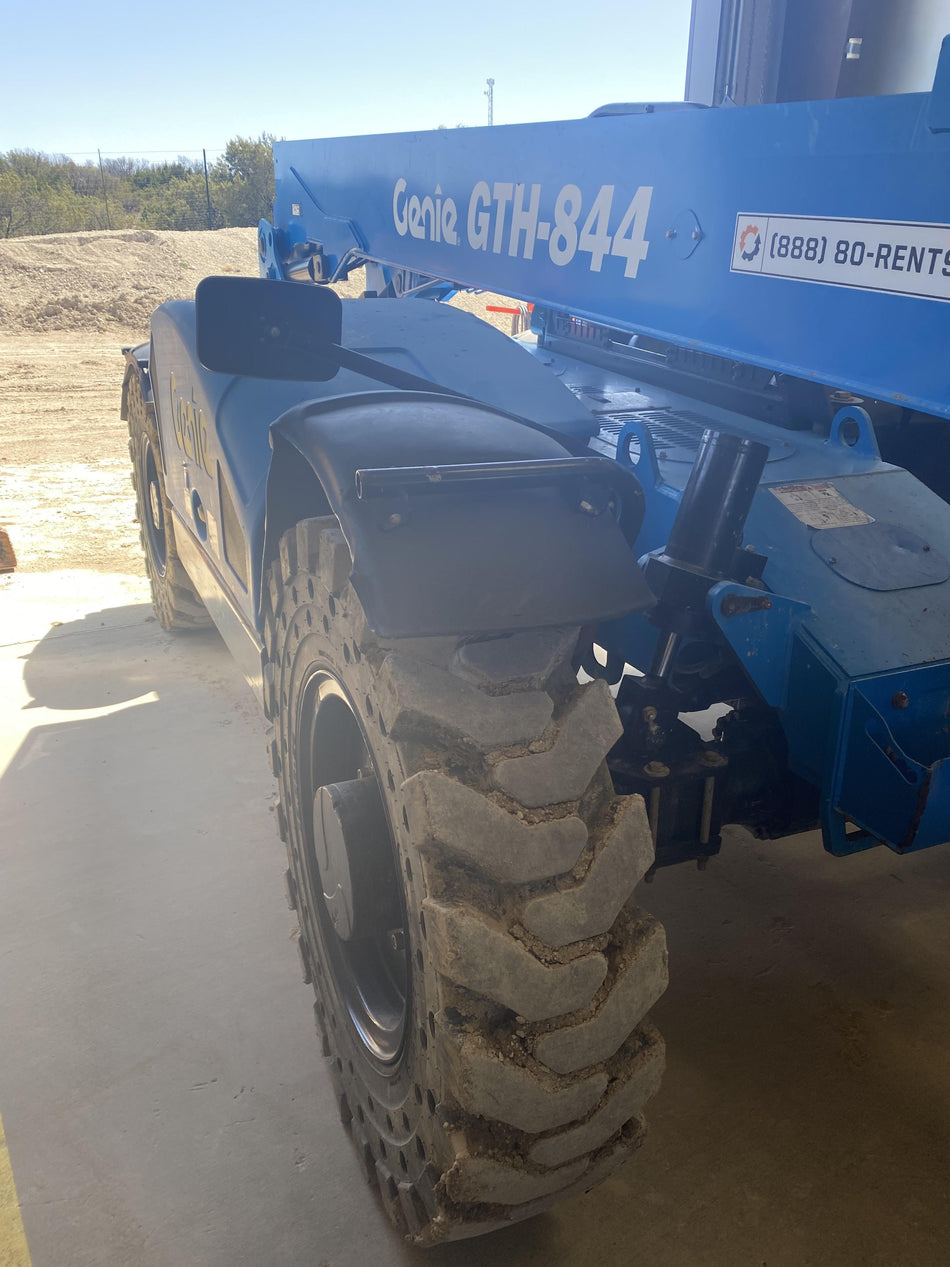 2016 GENIE GTH-844
