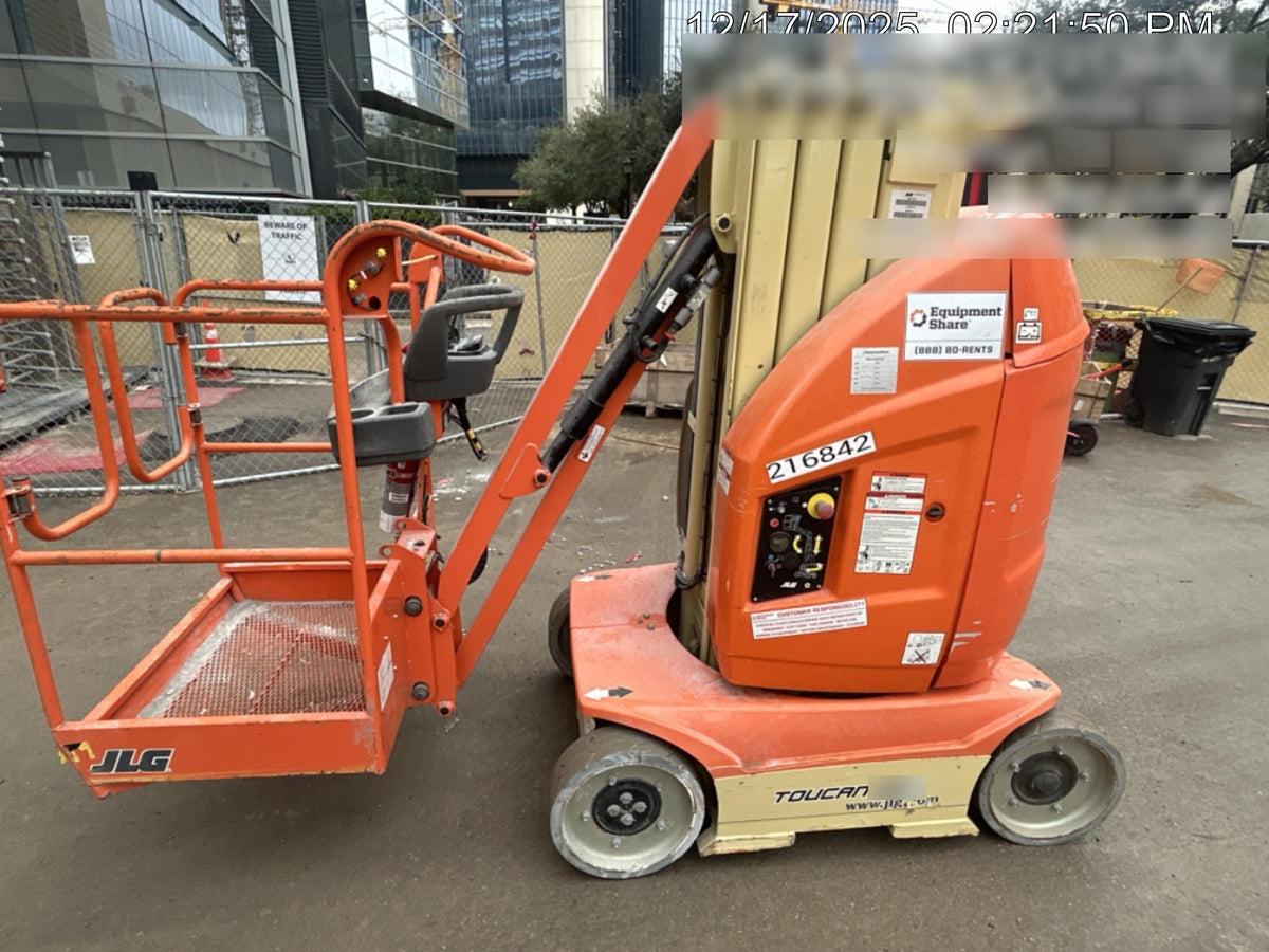 2022 JLG 26E