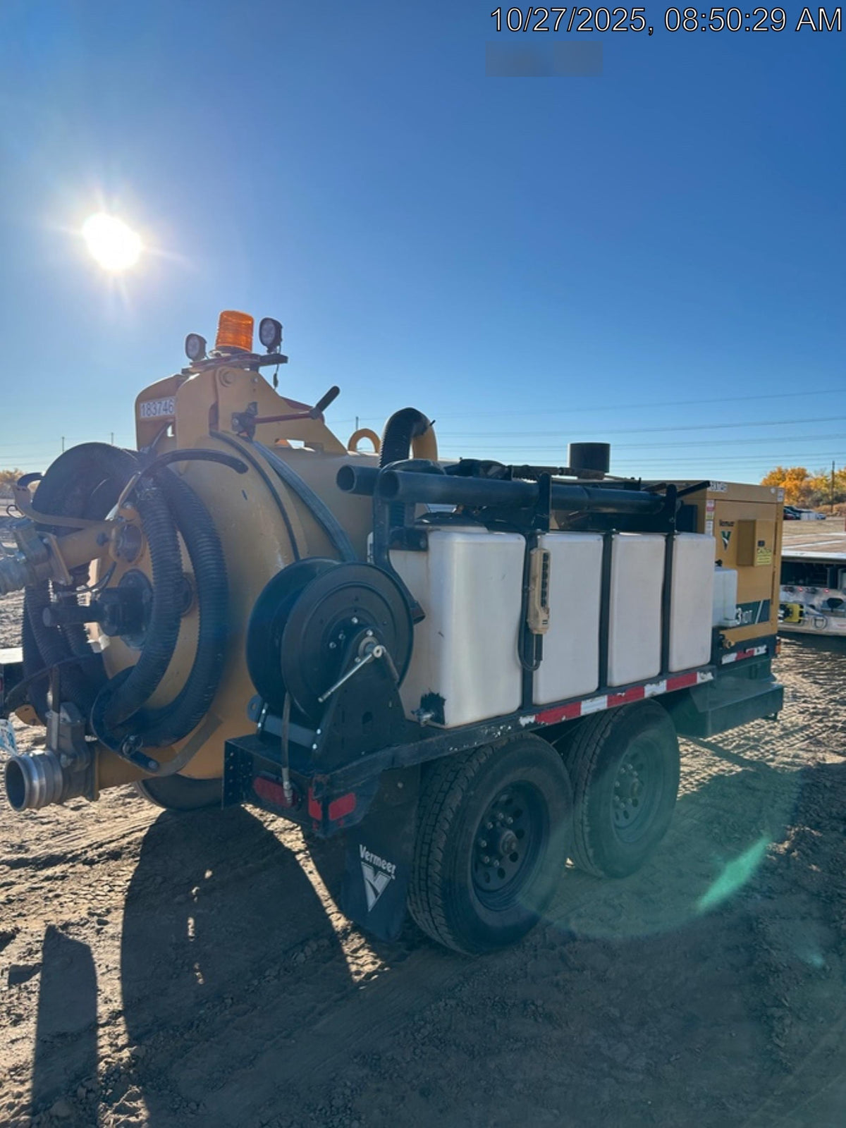 2021 Vac-Tron LP573XDT T4 Koehler Diesel Engine, 500 Gallon Debris Tank, x2 100 Gallon Water Tanks