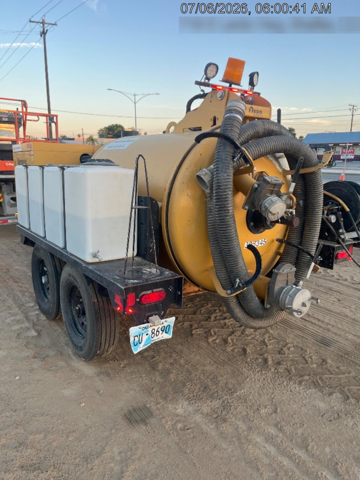 2023 Vac-Tron LP573XDT T4 Koehler Diesel Engine, 500 Gallon Debris Tank, x2 100 Gallon Water Tanks