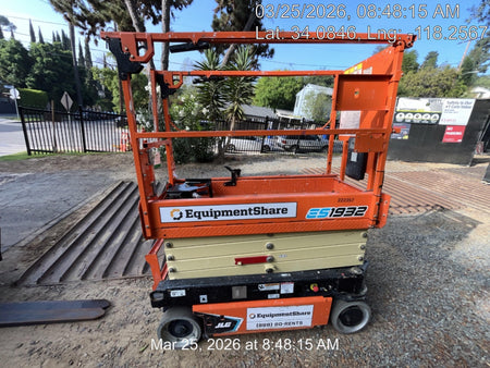 2022 JLG ES1932
