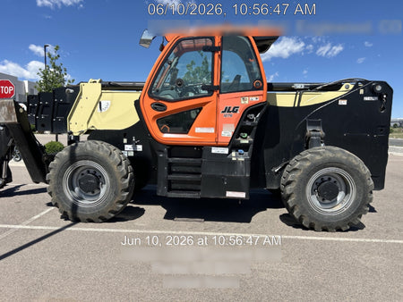 2022 JLG 1075