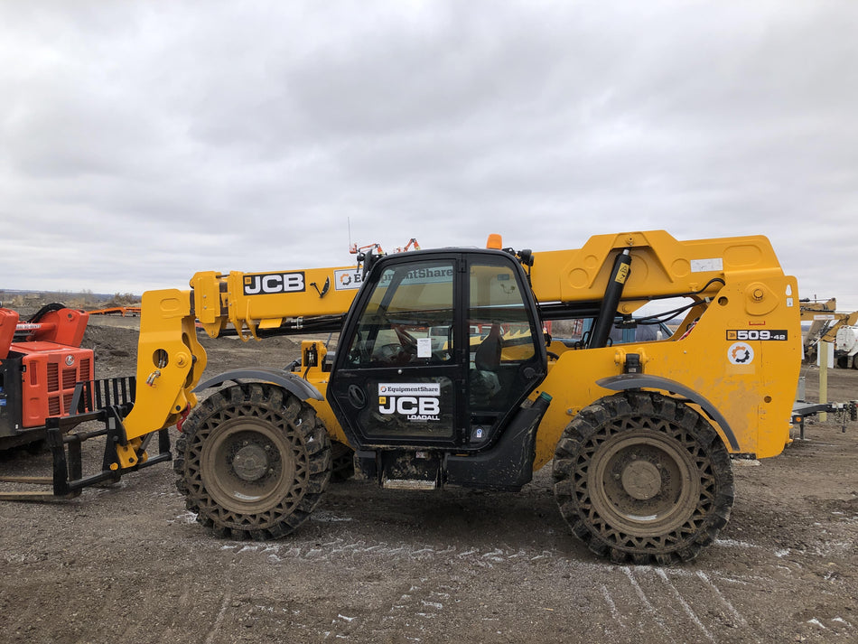 2019 JCB 509-42 Cab/Heat/Air, 74 HP, Solid Tires, STD Worklight, Beacon, Aux Hydraulics, Lifting Eye, Back up Alarm 66" Carriage/60" Forks
