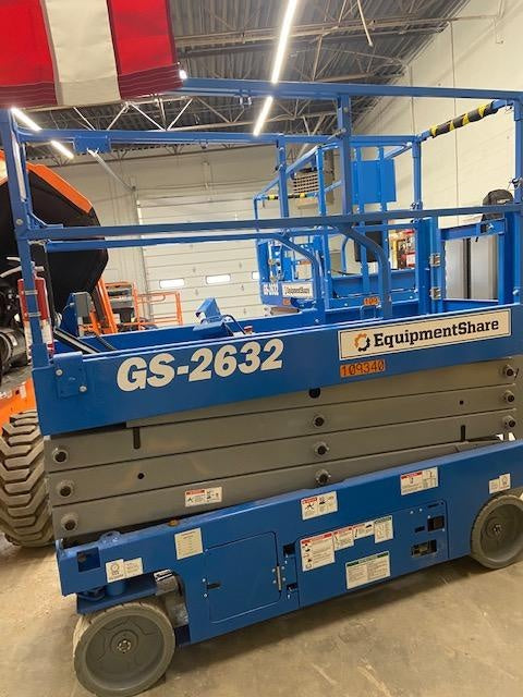 2020 Genie GS-2632 Solid NM Tires, Folding Rails with Half-Height Swing Gate, Beacon