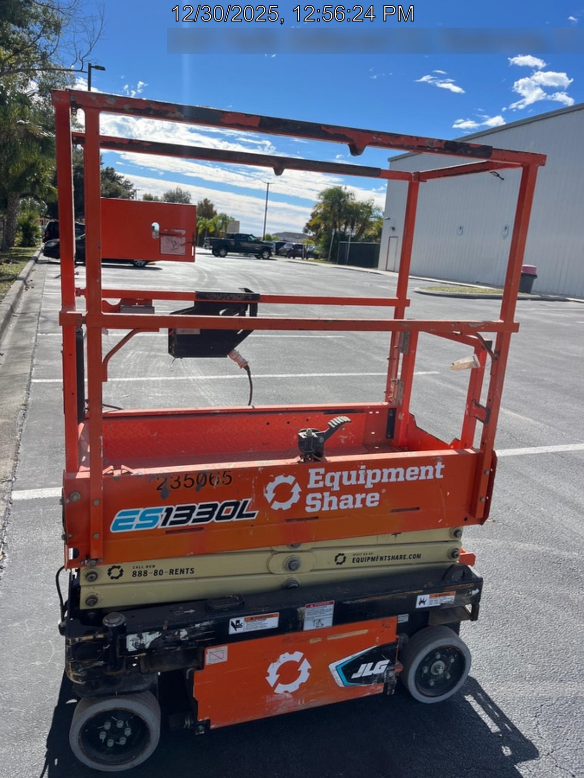 2022 JLG ES1330L