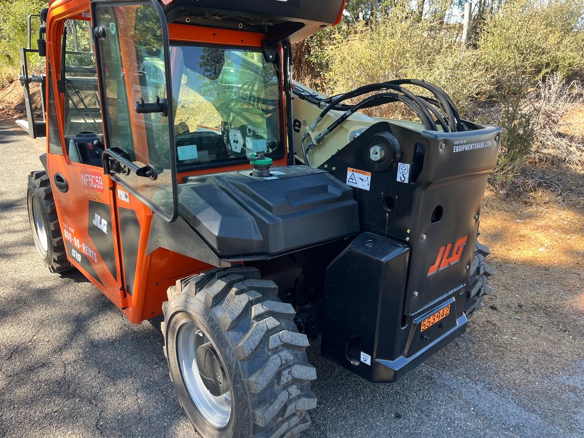 2025 JLG 519