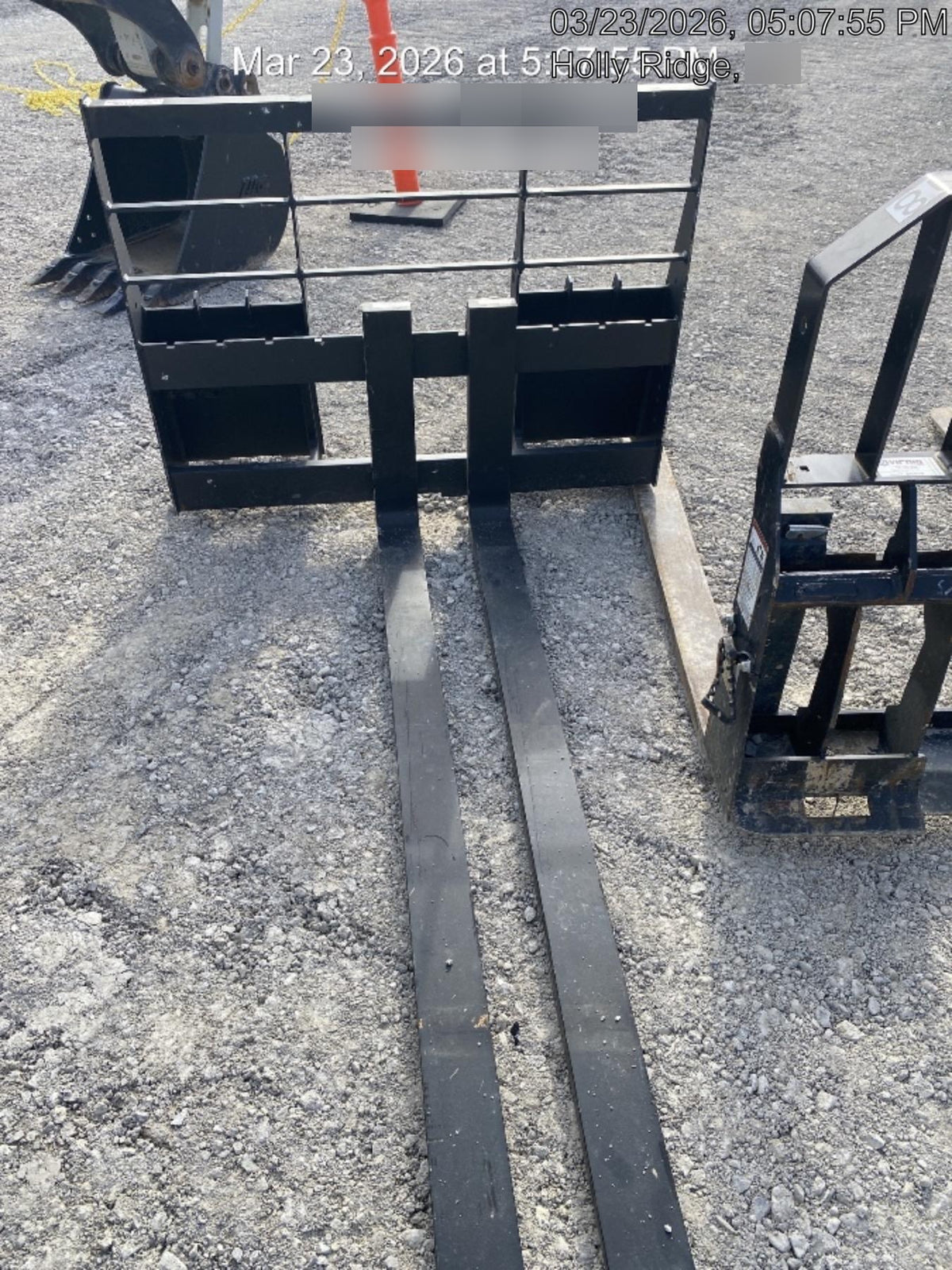 2025 ARROW MATERIAL HANDLING 72" Pallet Forks - Arrow