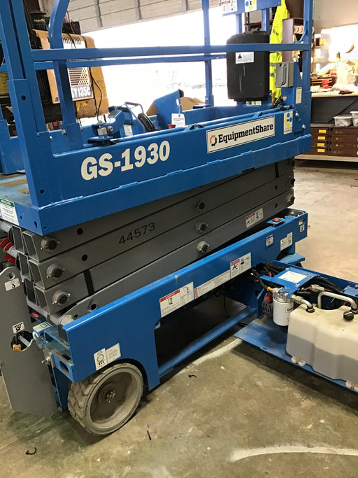 2019 Genie GS-1930 Fixed rails with chain Entry