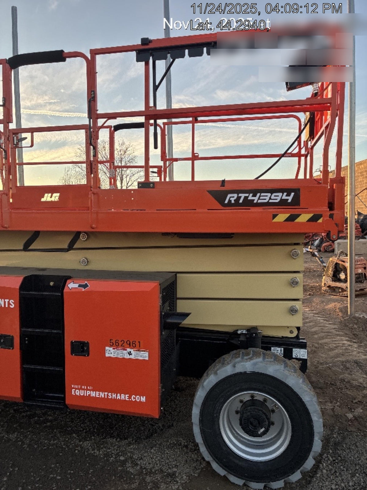 2025 JLG RT4394