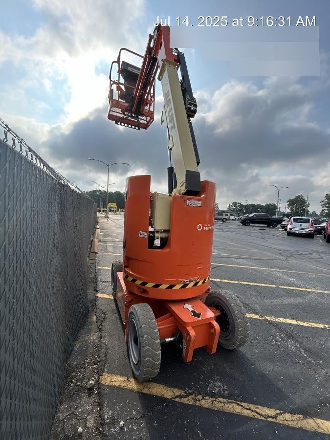 2023 JLG E300AJP