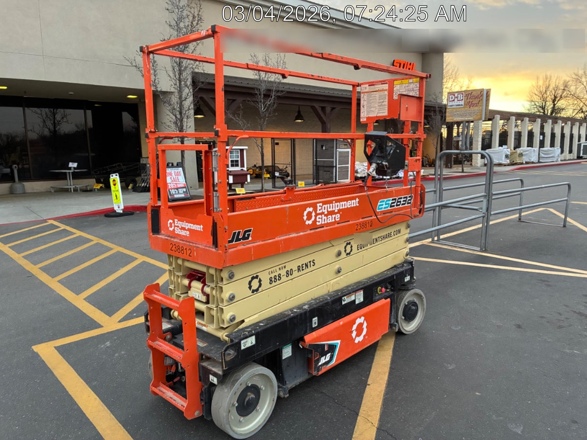 2022 JLG ES2632