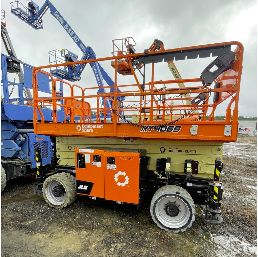 2023 JLG RT4069