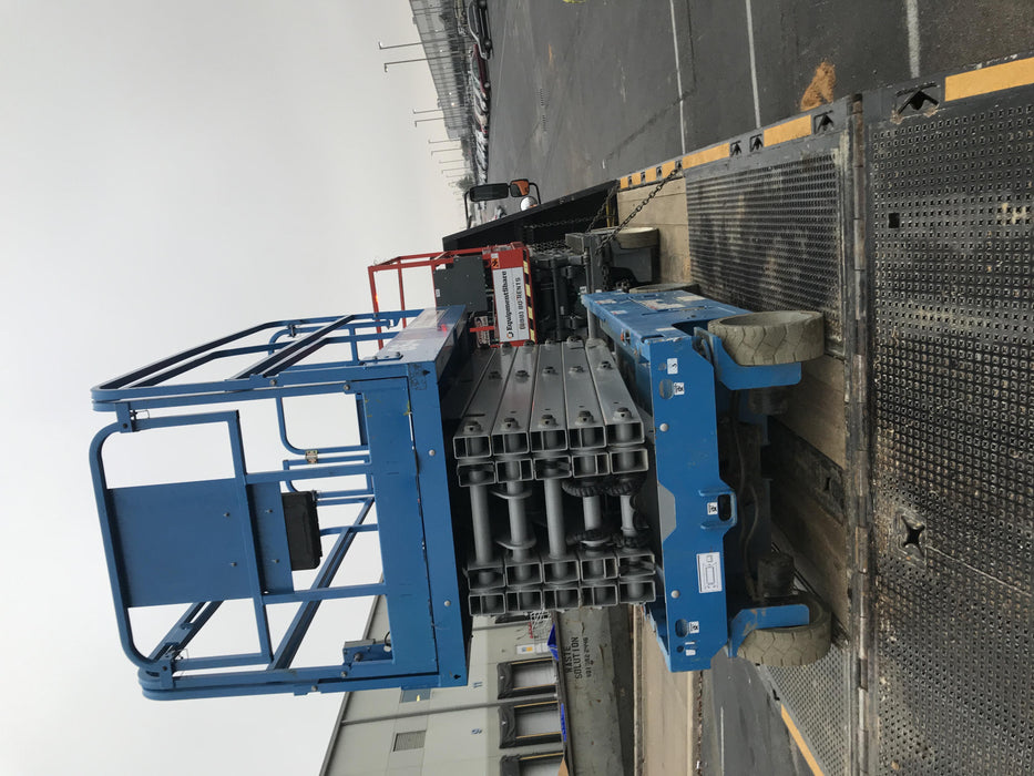 2019 Genie GS-4047 Folding rails with half height swing gate