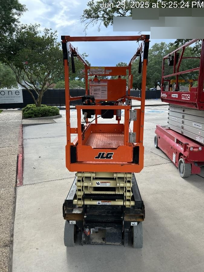 2024 JLG ES1932