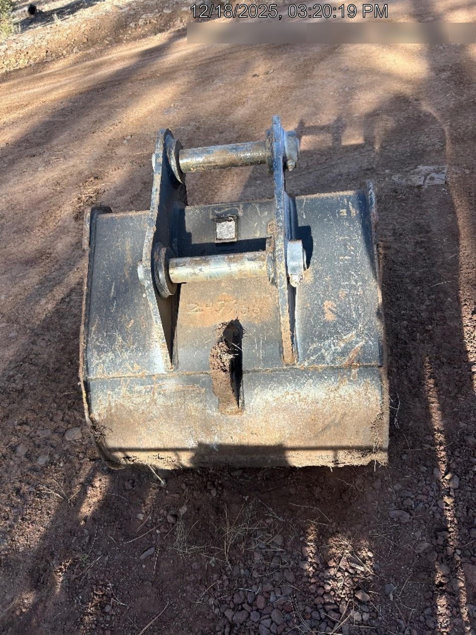 2022 GEITH 36" Bucket 25k-35k - Geith