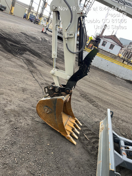 2020 DOOSAN 24" Bucket-Doosan