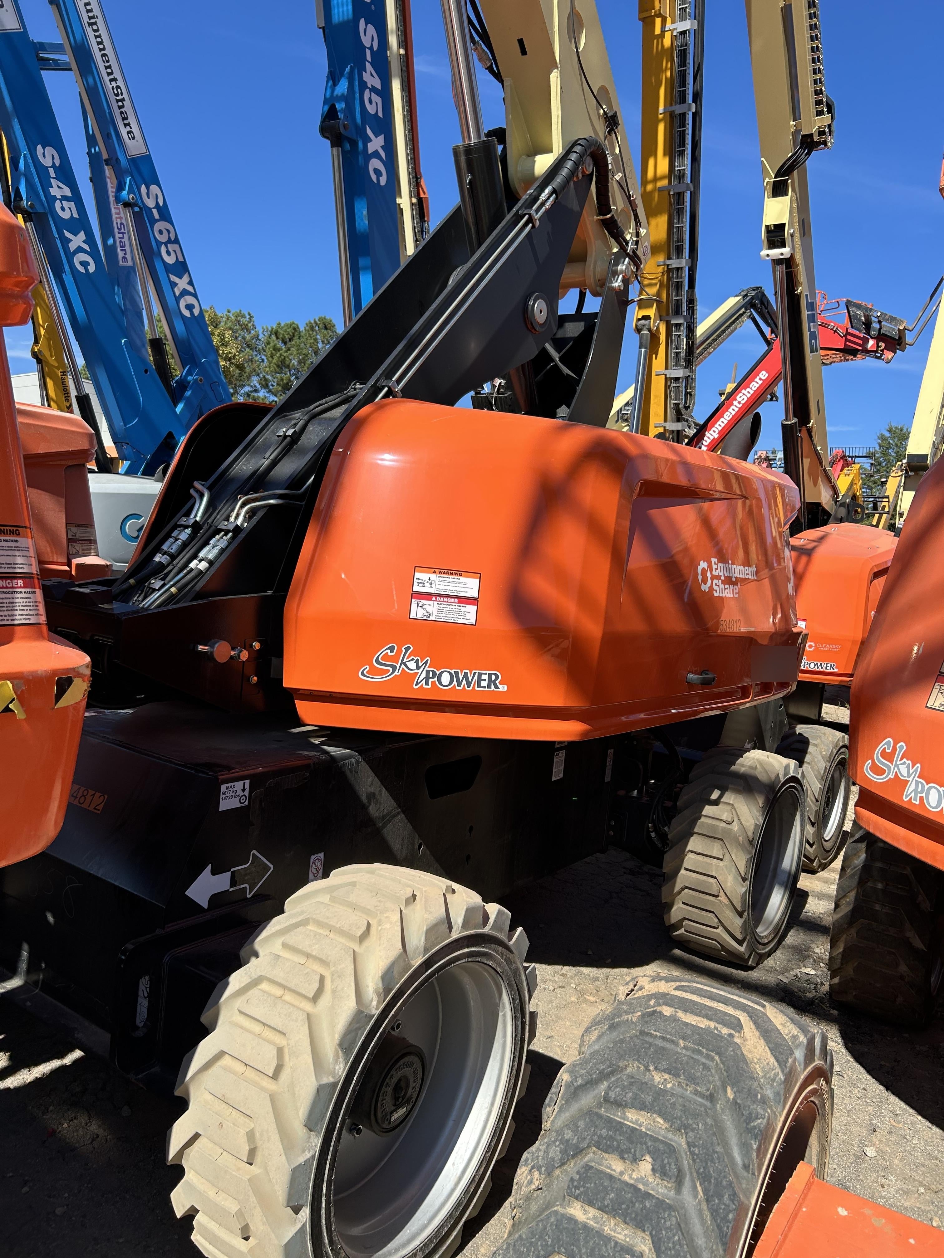 2025 JLG 660SJ