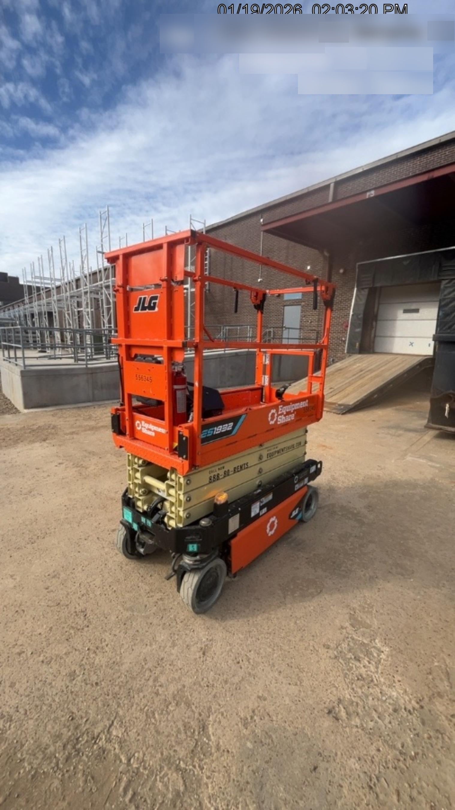 2025 JLG ES1932