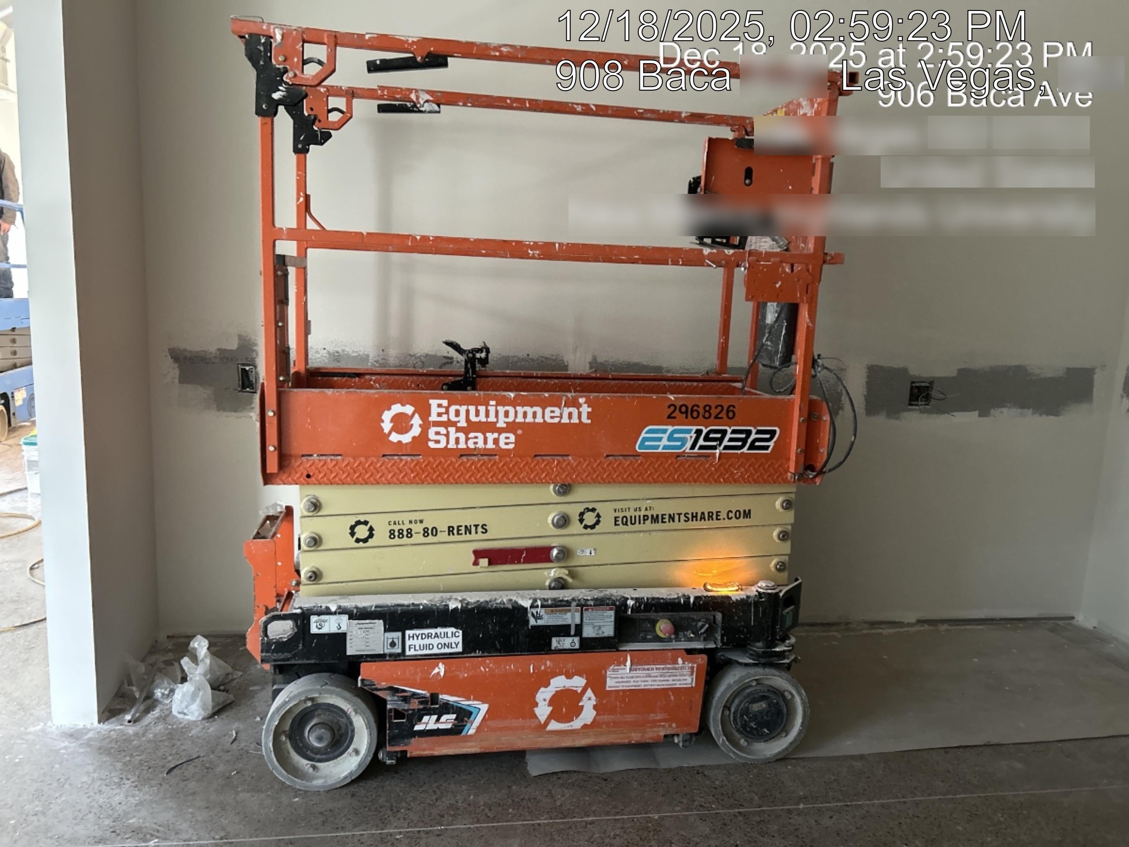 2023 JLG ES1932