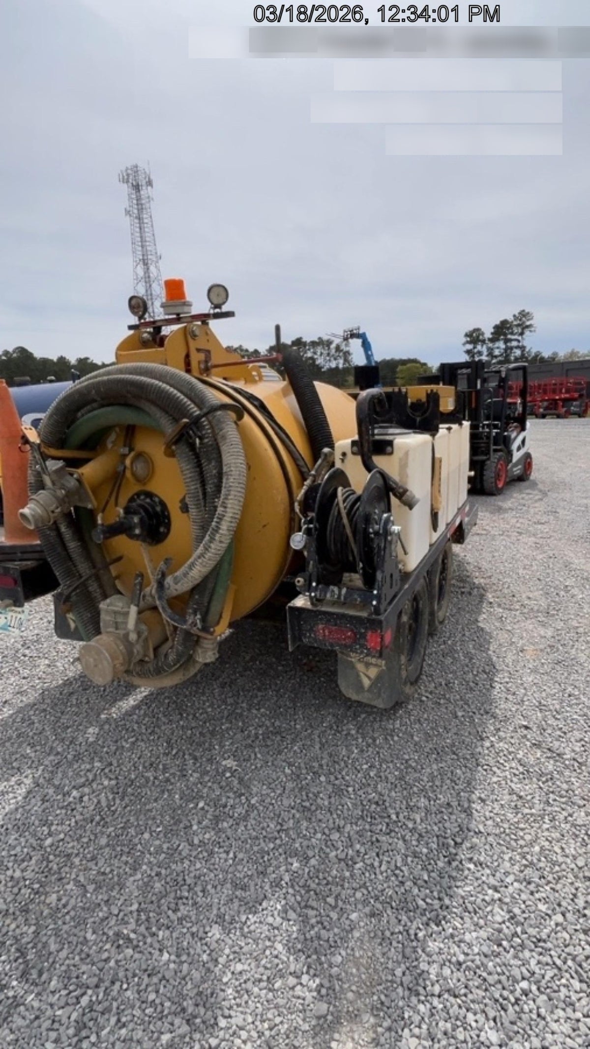 2022 VAC-TRON LP573XDT