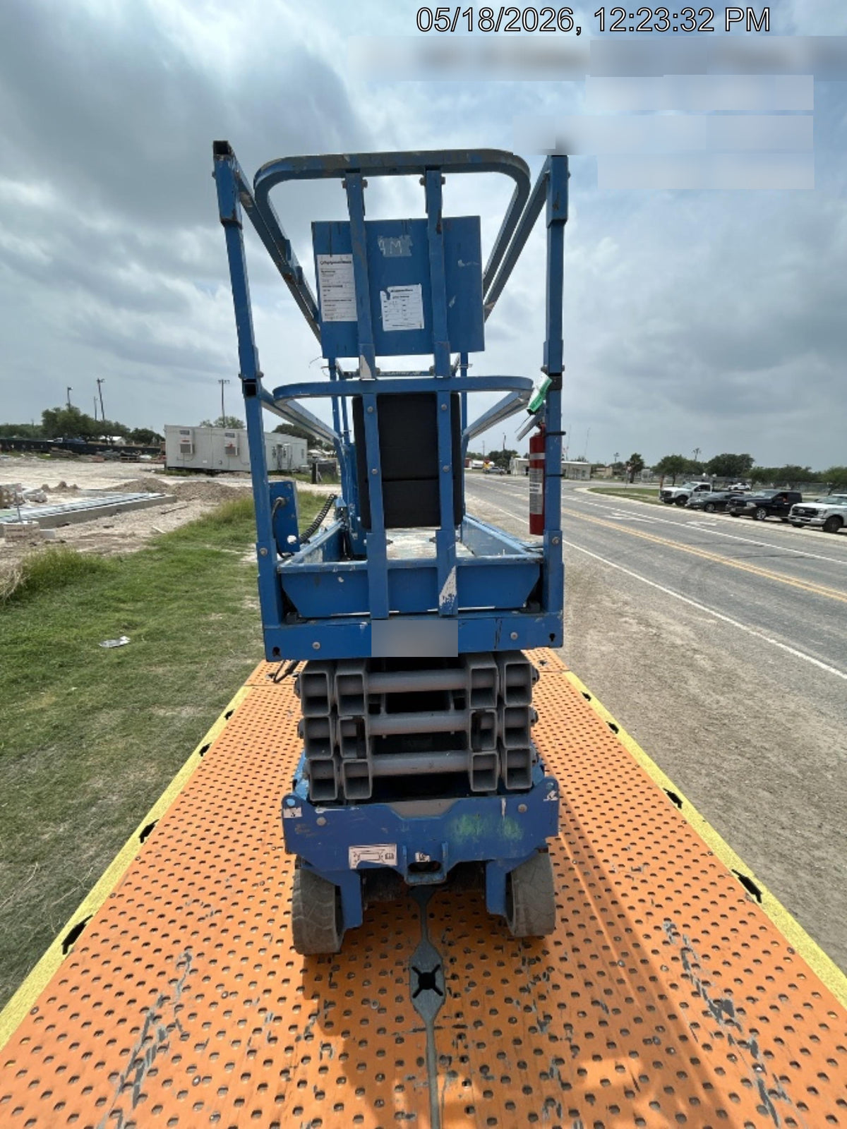2019 Genie GS-2632 Folding rails with half height swing gate