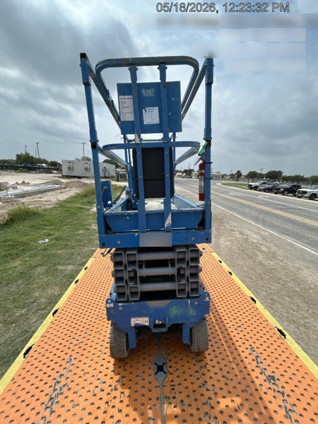 2019 Genie GS-2632 Folding rails with half height swing gate